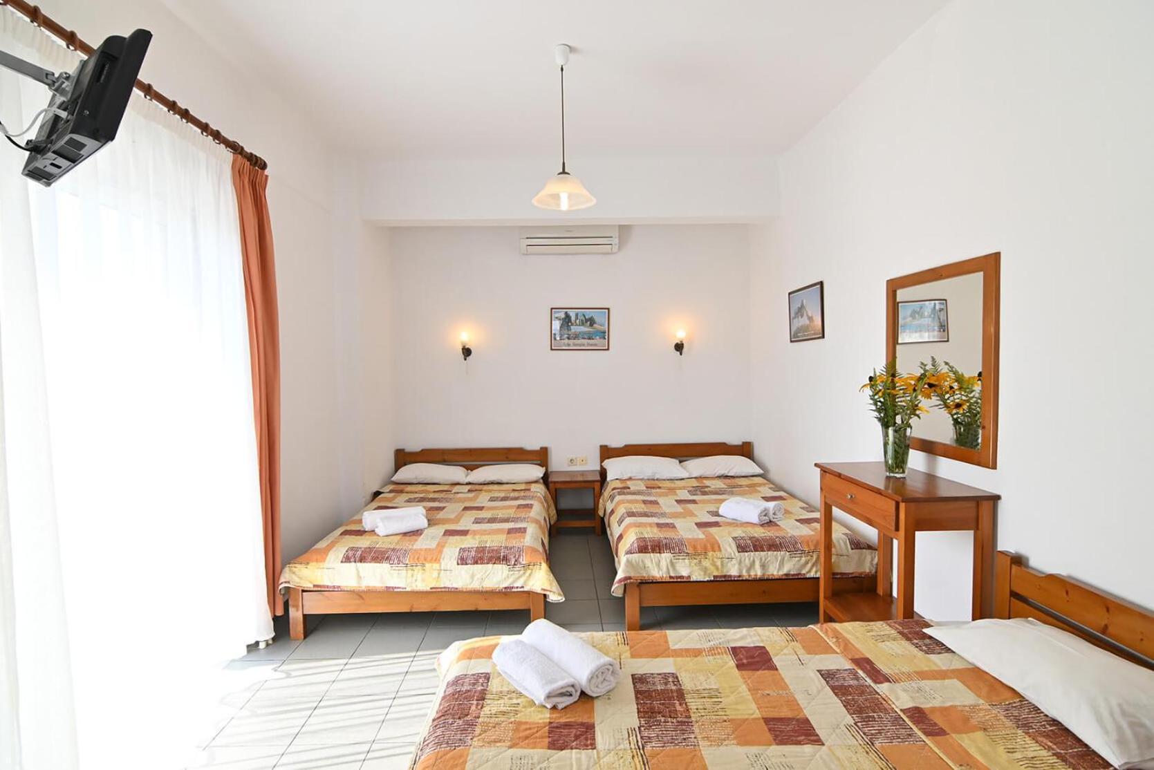 Armiriki Rooms Vrasná Esterno foto