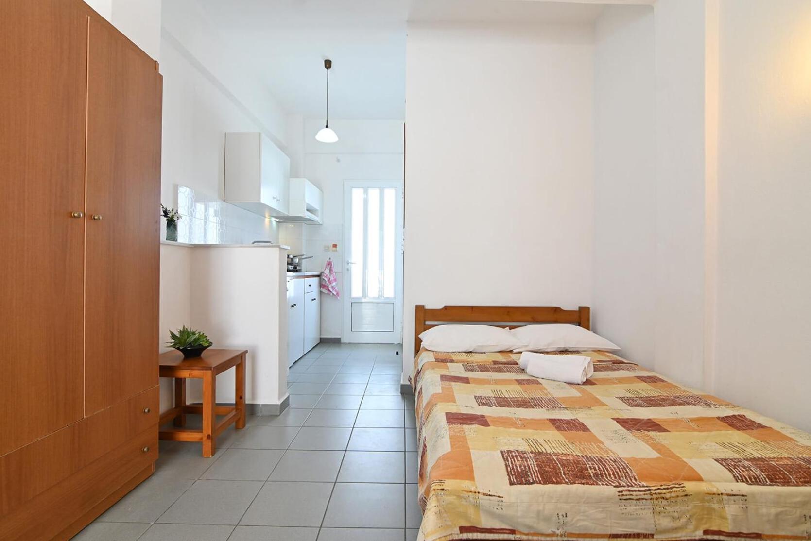 Armiriki Rooms Vrasná Esterno foto