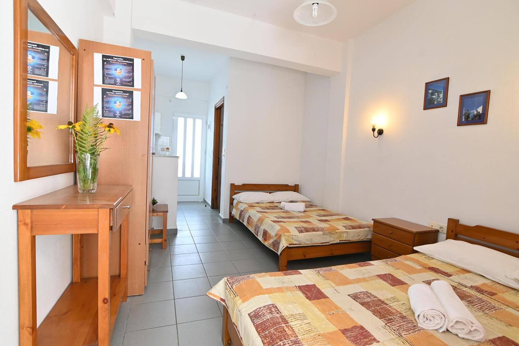 Armiriki Rooms Vrasná Esterno foto
