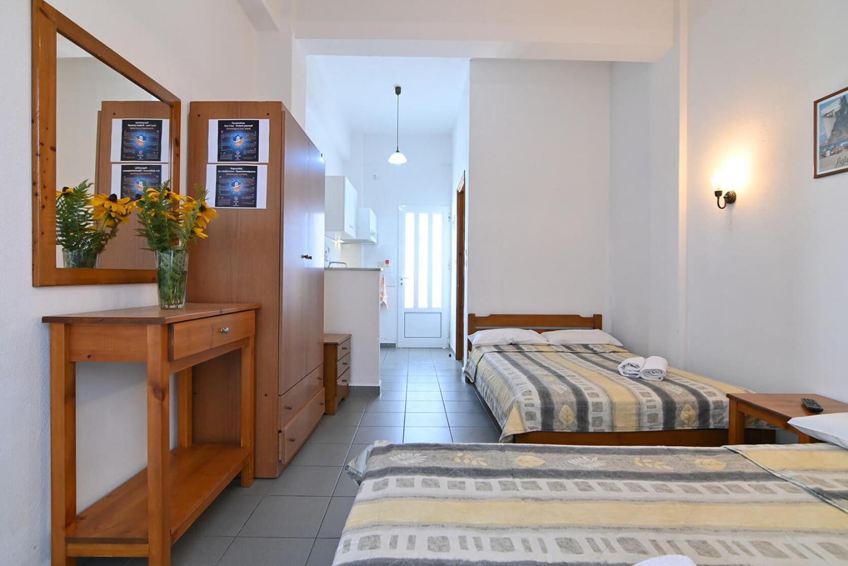 Armiriki Rooms Vrasná Esterno foto