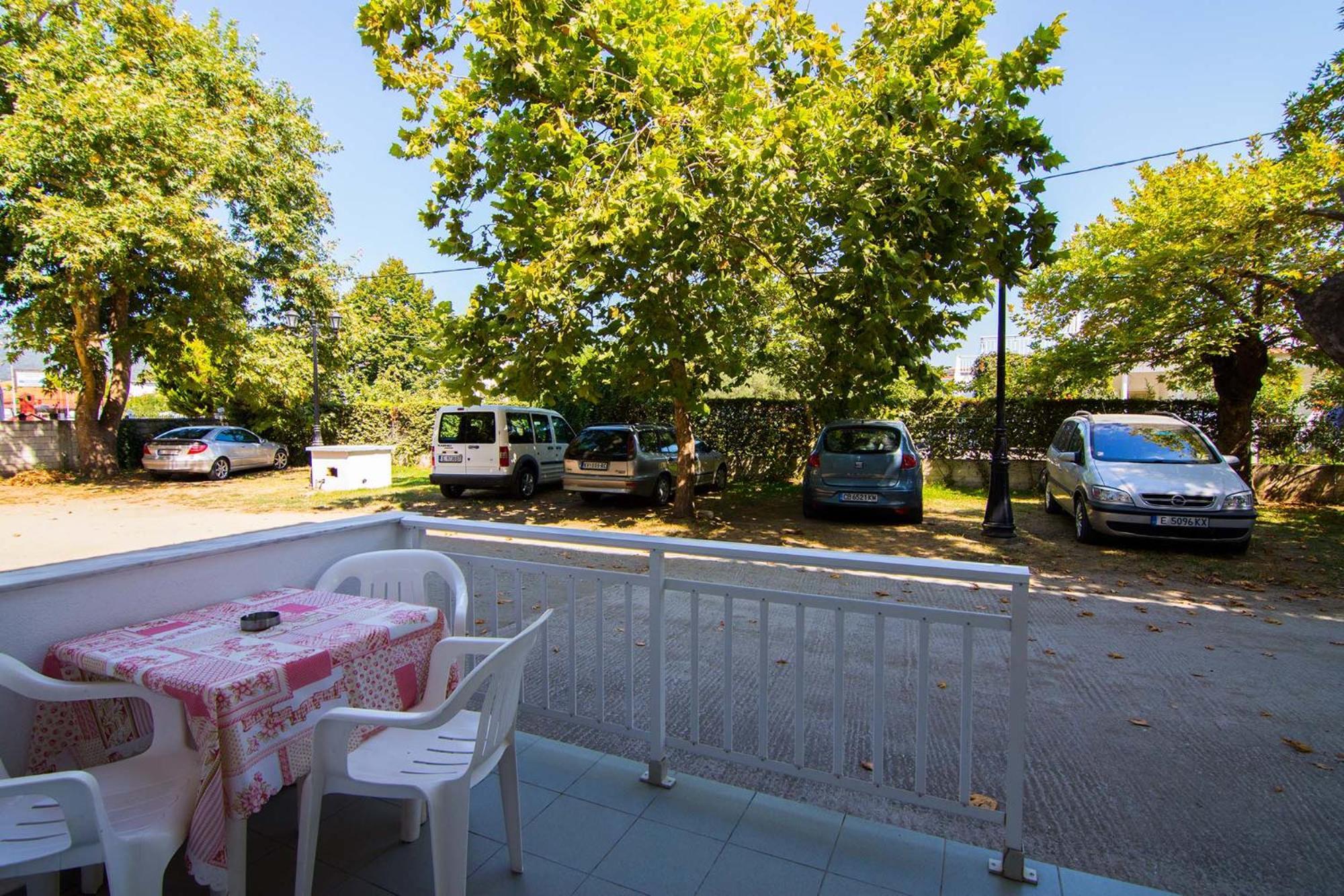 Armiriki Rooms Vrasná Esterno foto